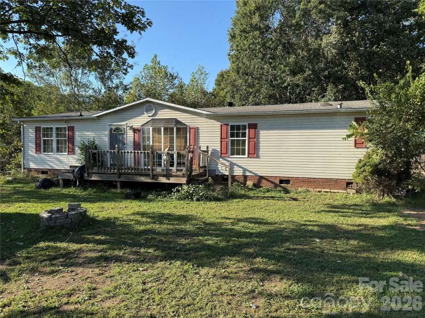 142 Forest Grove Drive, Statesville, NC 28625.  MLS# CAR4431257, YatesRealty ID 55332. 