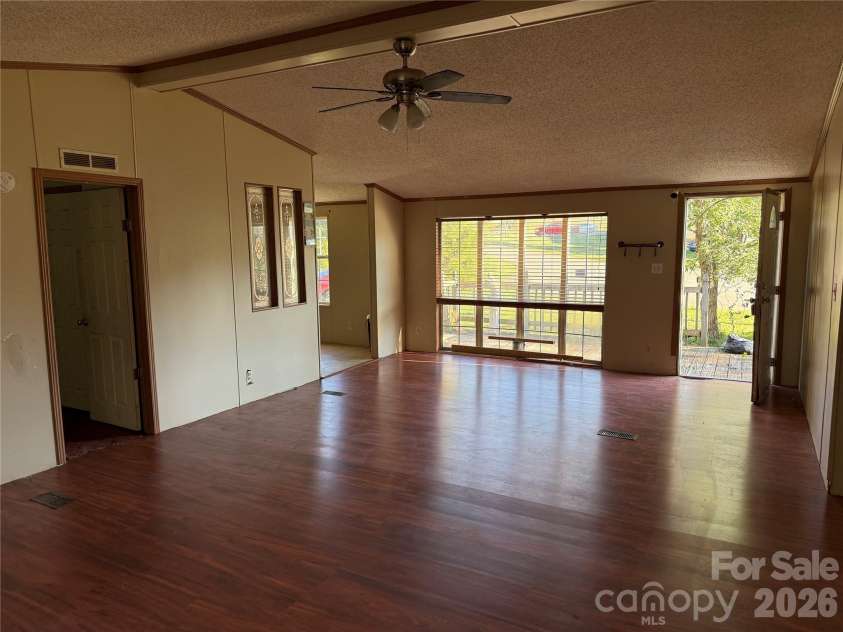 142 Forest Grove Drive, Statesville, NC 28625.  MLS# CAR4431257, YatesRealty ID 55332. 