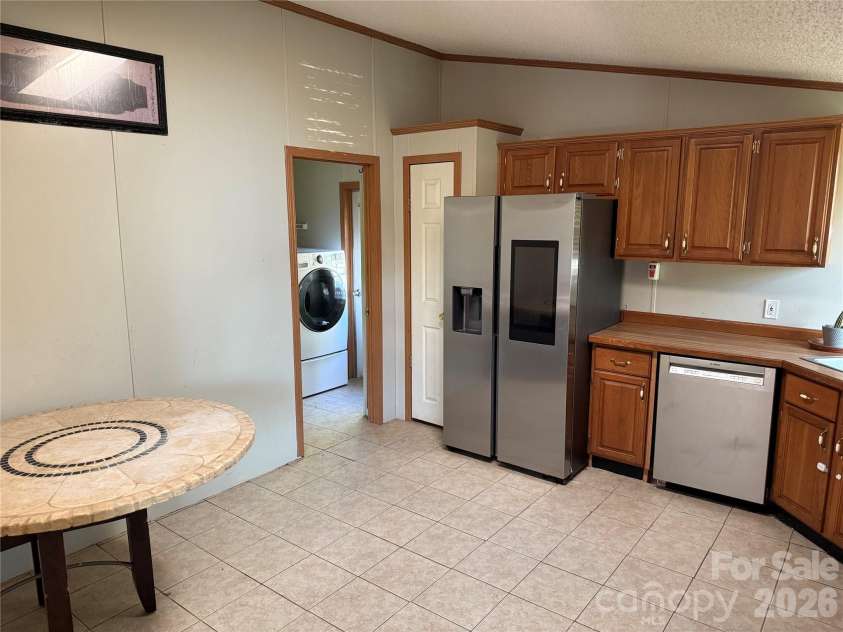 142 Forest Grove Drive, Statesville, NC 28625.  MLS# CAR4431257, YatesRealty ID 55332. 