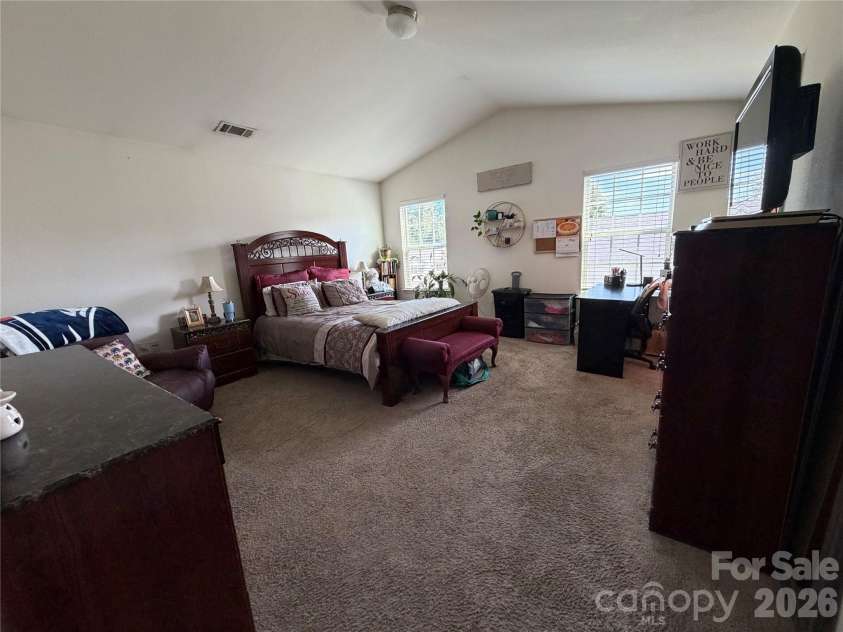5608 Graypark Drive, Charlotte, NC 28269.  MLS# CAR4431769, YatesRealty ID 55336. 