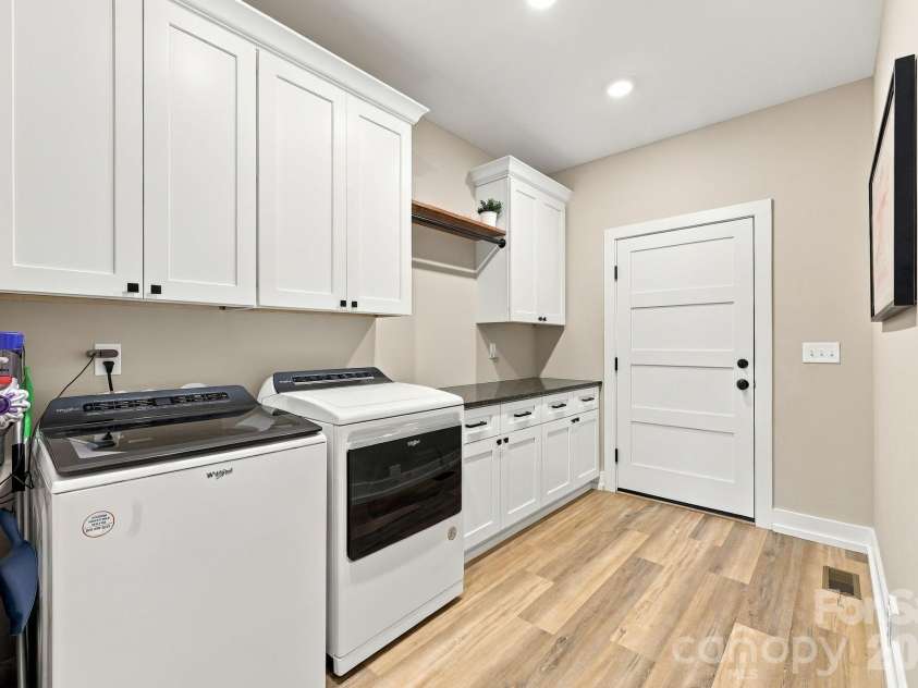 1045 Freshwater Lane, Salisbury, NC 28146.  MLS# CAR4424934, YatesRealty ID 55337. Laundry on main.