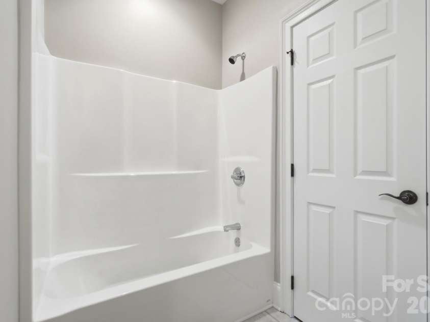 427 Dumbarton Street, Concord, NC 28027.  MLS# CAR4432005, YatesRealty ID 55339. Front Bath