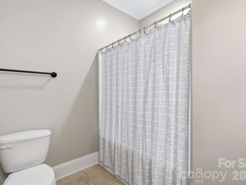 427 Dumbarton Street, Concord, NC 28027.  MLS# CAR4432005, YatesRealty ID 55339. Front Bath bath/shower