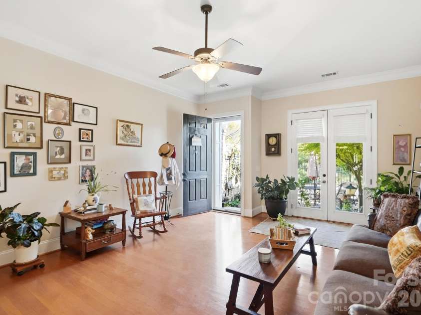 427 Dumbarton Street, Concord, NC 28027.  MLS# CAR4432005, YatesRealty ID 55339. Living Room