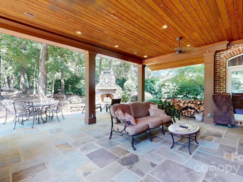 204 Knoxview Lane, Mooresville, NC 28117.  MLS# CAR4154084, YatesRealty ID 5534. Beautiful serene setting