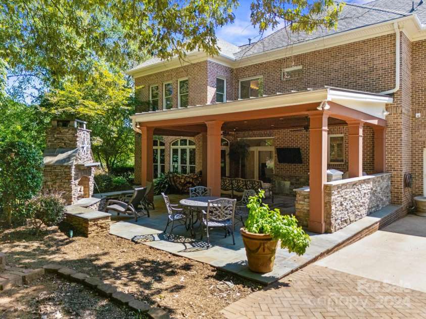 204 Knoxview Lane, Mooresville, NC 28117.  MLS# CAR4154084, YatesRealty ID 5534. Covered outdoor entertainment area.