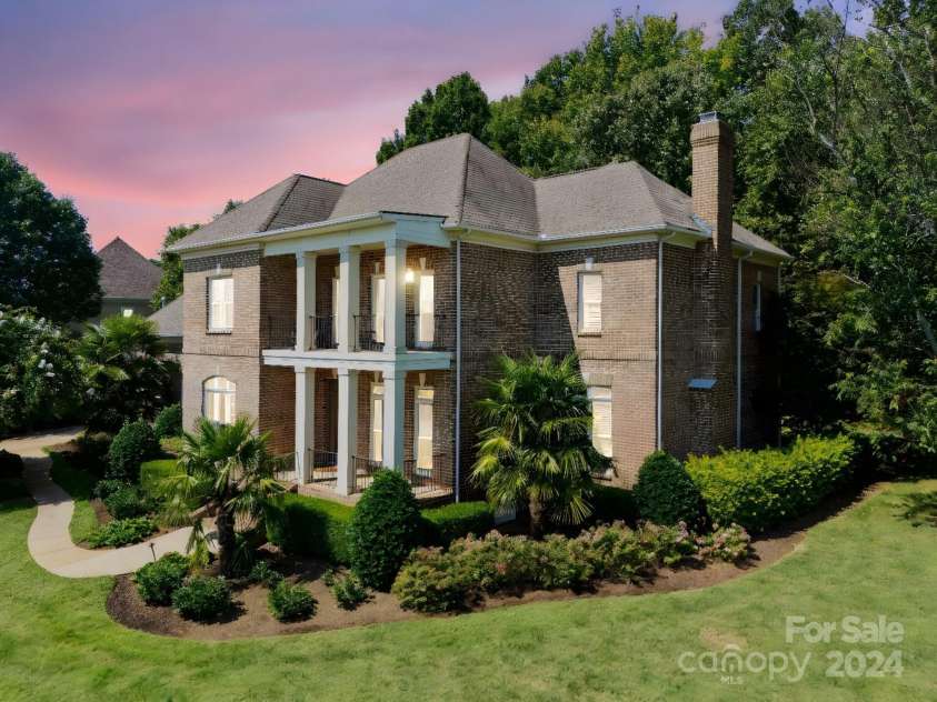 204 Knoxview Lane, Mooresville, NC 28117.  MLS# CAR4154084, YatesRealty ID 5534. Lake Norman's finest