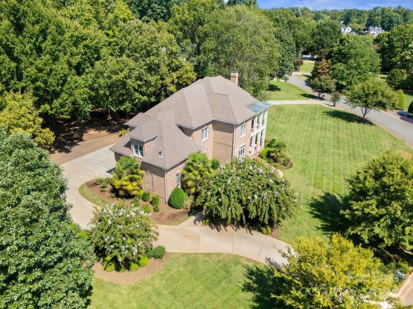 204 Knoxview Lane, Mooresville, NC 28117.  MLS# CAR4154084, YatesRealty ID 5534. Large private lot.