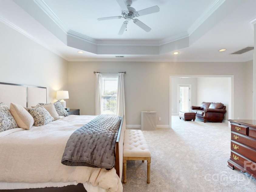 204 Knoxview Lane, Mooresville, NC 28117.  MLS# CAR4154084, YatesRealty ID 5534. Primary suite with 2 extra flex spaces