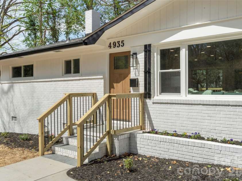 4935 Kistler Avenue, Charlotte, NC 28205.  MLS# CAR4359391, YatesRealty ID 5534. 