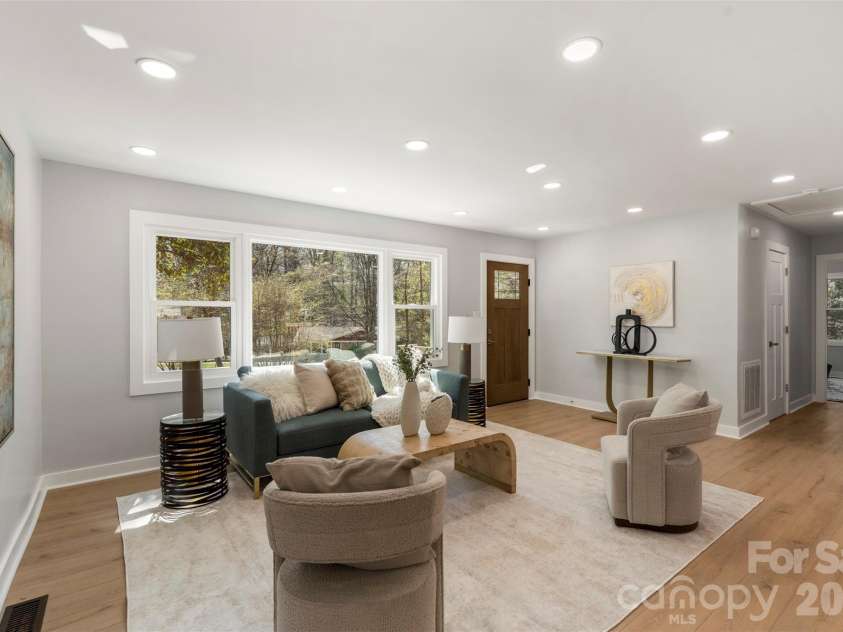 4935 Kistler Avenue, Charlotte, NC 28205.  MLS# CAR4359391, YatesRealty ID 5534. 