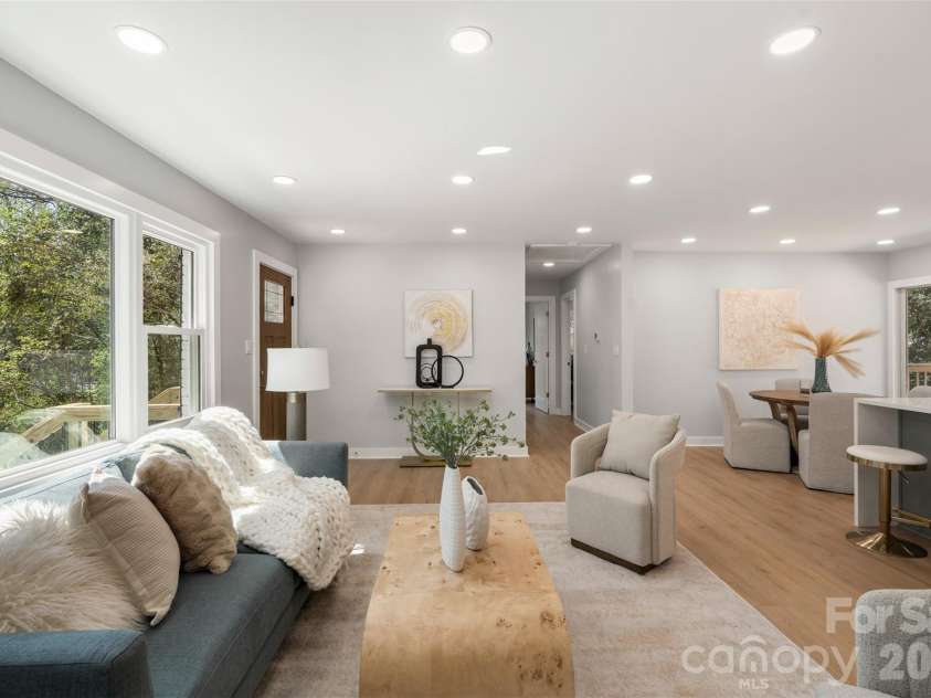 4935 Kistler Avenue, Charlotte, NC 28205.  MLS# CAR4359391, YatesRealty ID 5534. 