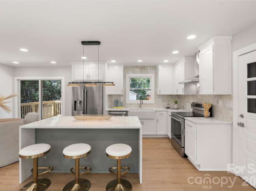 4935 Kistler Avenue, Charlotte, NC 28205.  MLS# CAR4359391, YatesRealty ID 5534. 