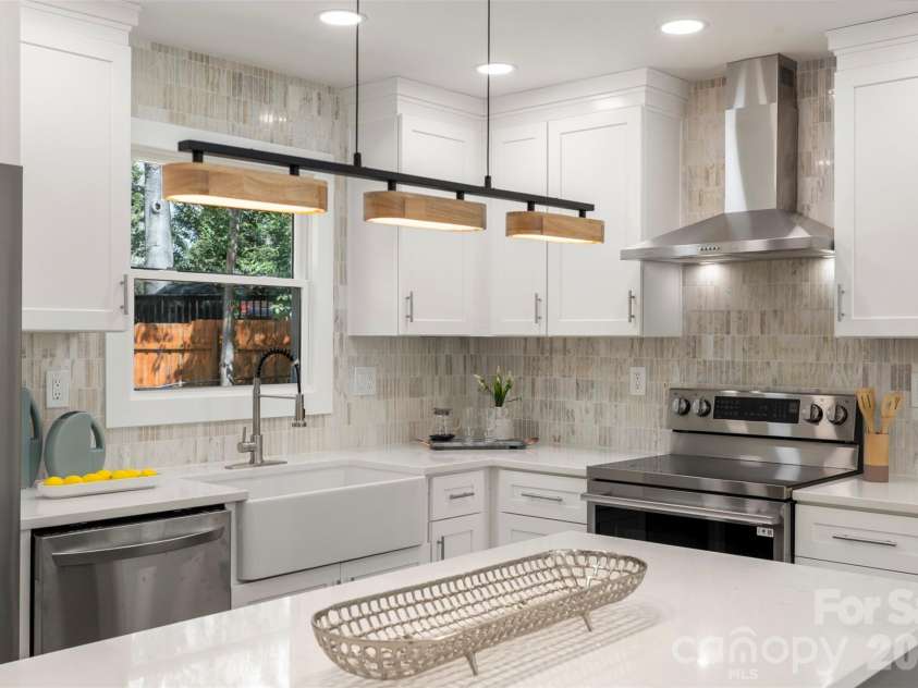 4935 Kistler Avenue, Charlotte, NC 28205.  MLS# CAR4359391, YatesRealty ID 5534. 