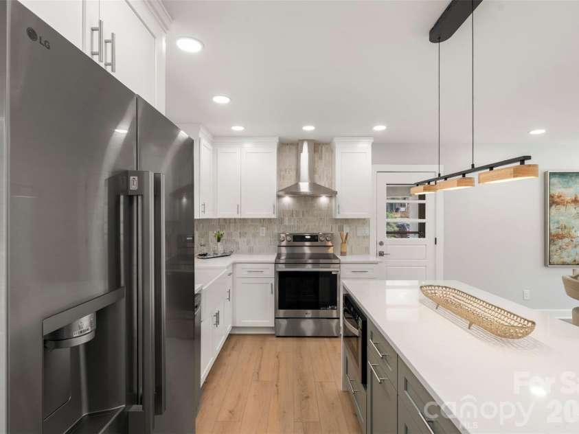 4935 Kistler Avenue, Charlotte, NC 28205.  MLS# CAR4359391, YatesRealty ID 5534. 
