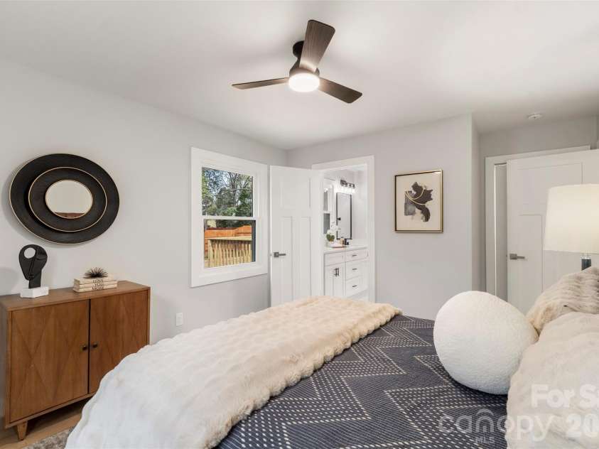 4935 Kistler Avenue, Charlotte, NC 28205.  MLS# CAR4359391, YatesRealty ID 5534. 