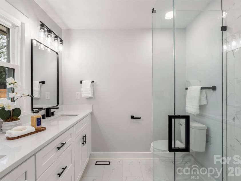 4935 Kistler Avenue, Charlotte, NC 28205.  MLS# CAR4359391, YatesRealty ID 5534. 