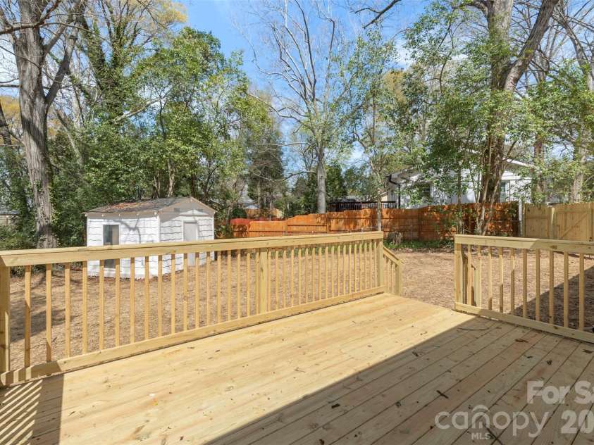 4935 Kistler Avenue, Charlotte, NC 28205.  MLS# CAR4359391, YatesRealty ID 5534. 