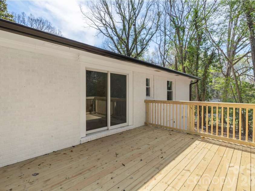 4935 Kistler Avenue, Charlotte, NC 28205.  MLS# CAR4359391, YatesRealty ID 5534. 