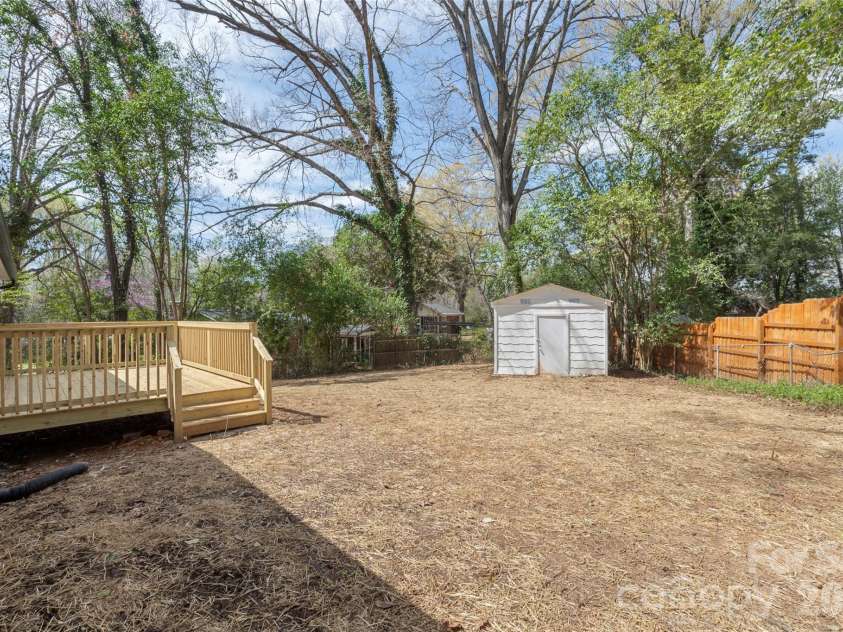 4935 Kistler Avenue, Charlotte, NC 28205.  MLS# CAR4359391, YatesRealty ID 5534. 