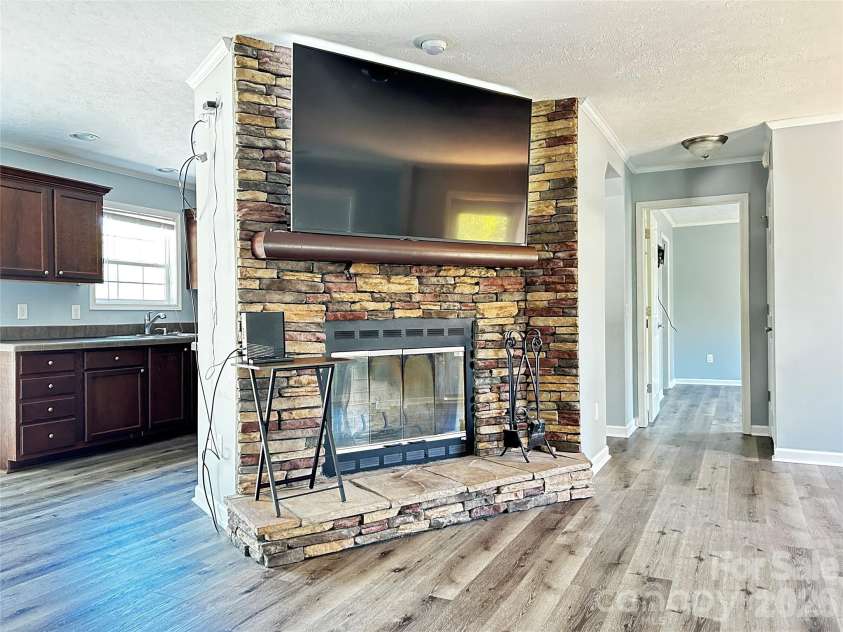 224 Pete Luther Road, Candler, NC 28715.  MLS# CAR4432613, YatesRealty ID 55340. A Roundabout View