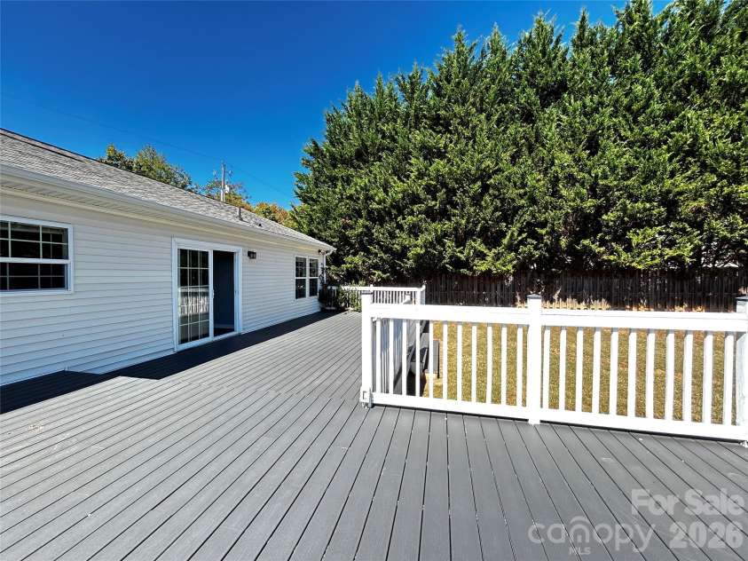 224 Pete Luther Road, Candler, NC 28715.  MLS# CAR4432613, YatesRealty ID 55340. Amazing Deck