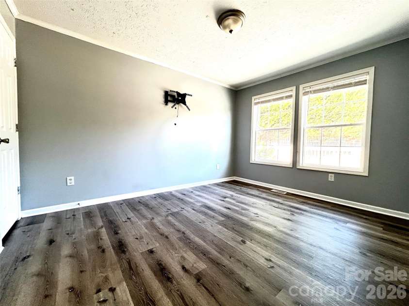 224 Pete Luther Road, Candler, NC 28715.  MLS# CAR4432613, YatesRealty ID 55340. Guest Bedroom