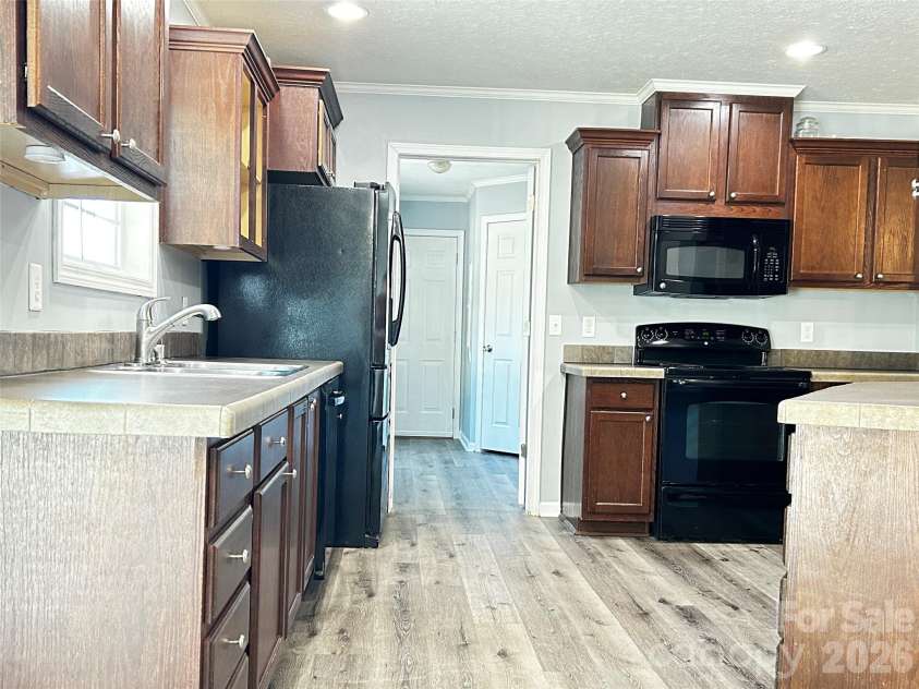 224 Pete Luther Road, Candler, NC 28715.  MLS# CAR4432613, YatesRealty ID 55340. Large, Bright Kitchen