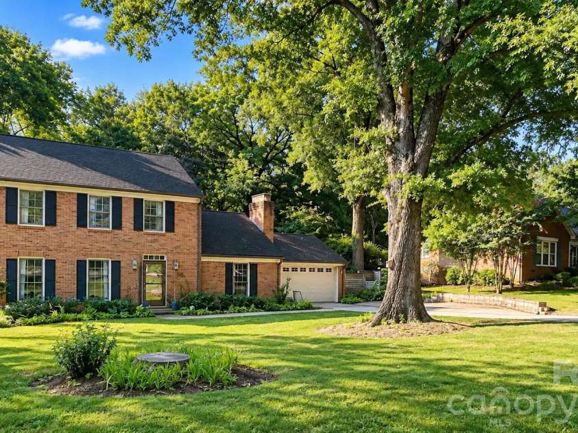 1225 Barden Road, Charlotte, NC 28226.  MLS# CAR4432640, YatesRealty ID 55341. 