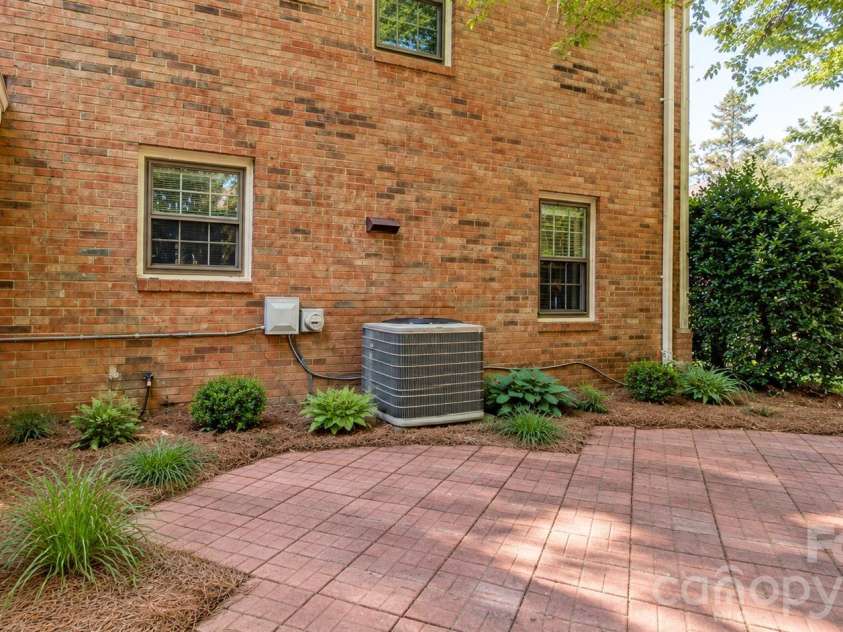 1225 Barden Road, Charlotte, NC 28226.  MLS# CAR4432640, YatesRealty ID 55341. 