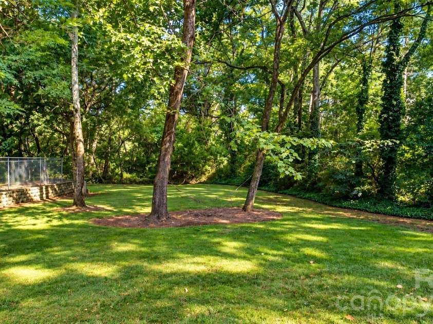 1225 Barden Road, Charlotte, NC 28226.  MLS# CAR4432640, YatesRealty ID 55341. 