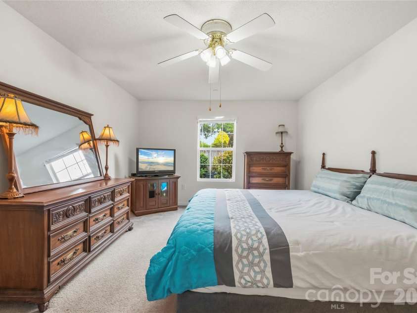 1001 Old Chestnut Way, Cramerton, NC 28032.  MLS# CAR4431972, YatesRealty ID 55342. Large primary bedroom