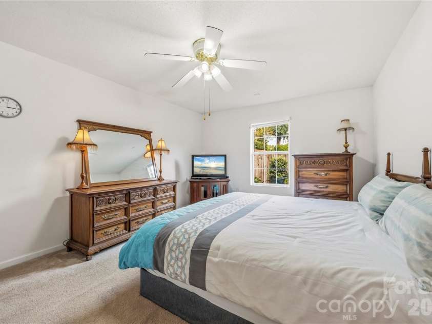 1001 Old Chestnut Way, Cramerton, NC 28032.  MLS# CAR4431972, YatesRealty ID 55342. Large primary bedroom