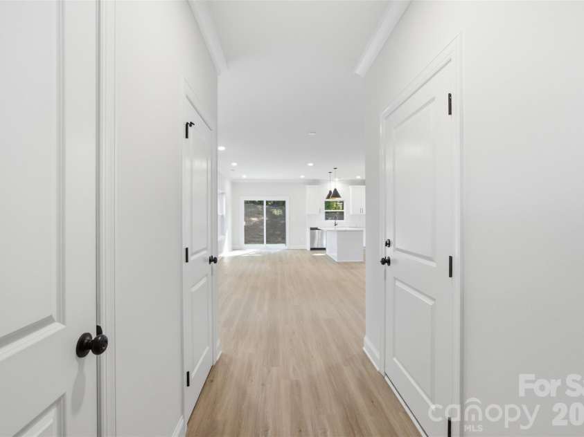 603 Coulwood Drive, Charlotte, NC 28214.  MLS# CAR4432309, YatesRealty ID 55346. 