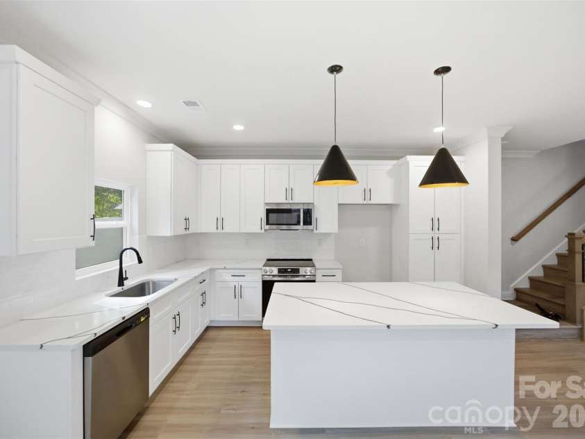 603 Coulwood Drive, Charlotte, NC 28214.  MLS# CAR4432309, YatesRealty ID 55346. 
