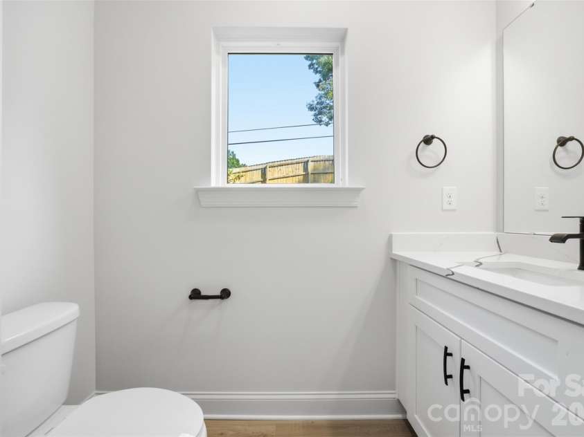 603 Coulwood Drive, Charlotte, NC 28214.  MLS# CAR4432309, YatesRealty ID 55346. 