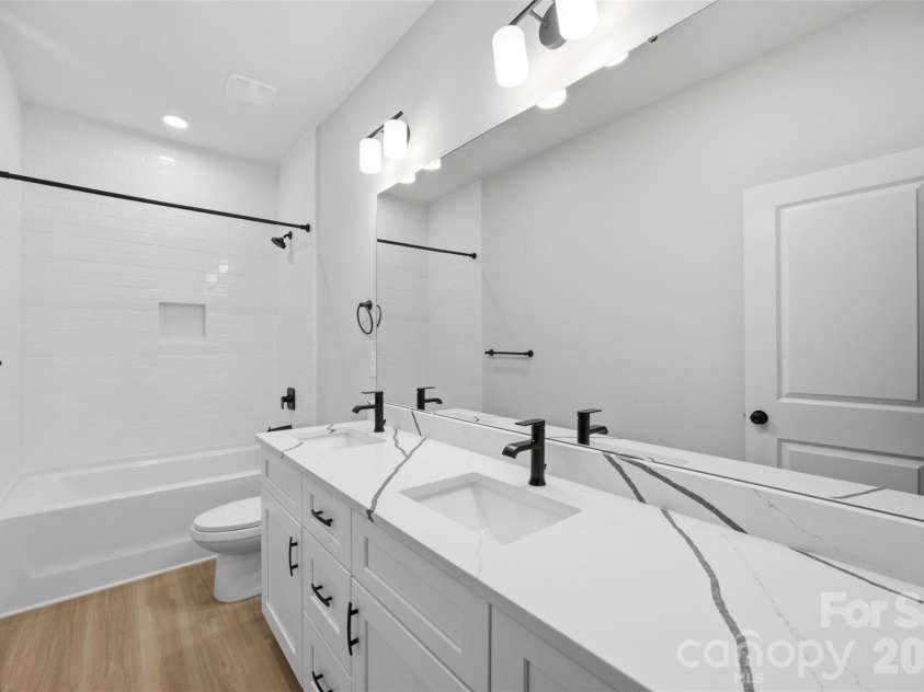 603 Coulwood Drive, Charlotte, NC 28214.  MLS# CAR4432309, YatesRealty ID 55346. 