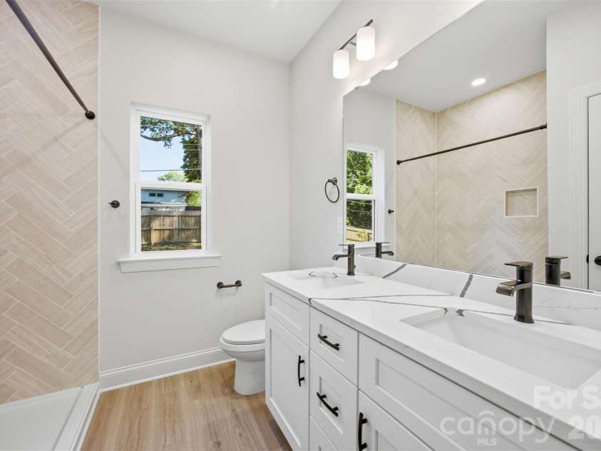 603 Coulwood Drive, Charlotte, NC 28214.  MLS# CAR4432309, YatesRealty ID 55346. 
