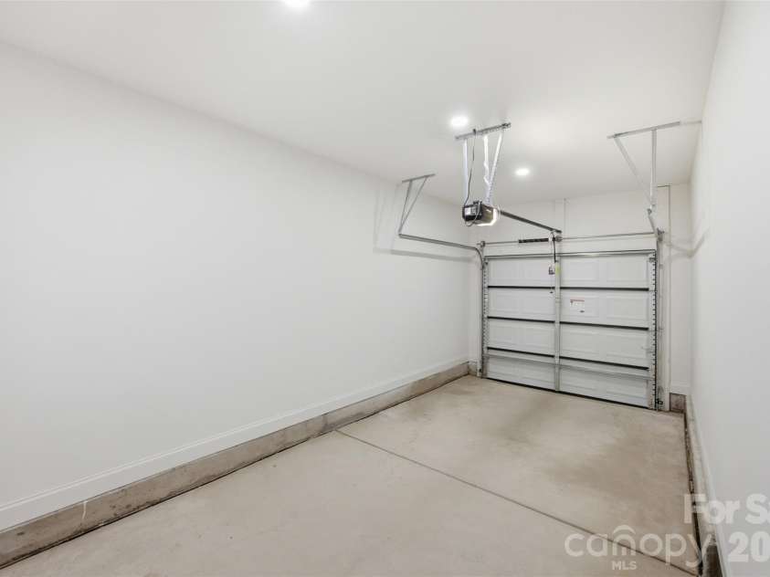 603 Coulwood Drive, Charlotte, NC 28214.  MLS# CAR4432309, YatesRealty ID 55346. 