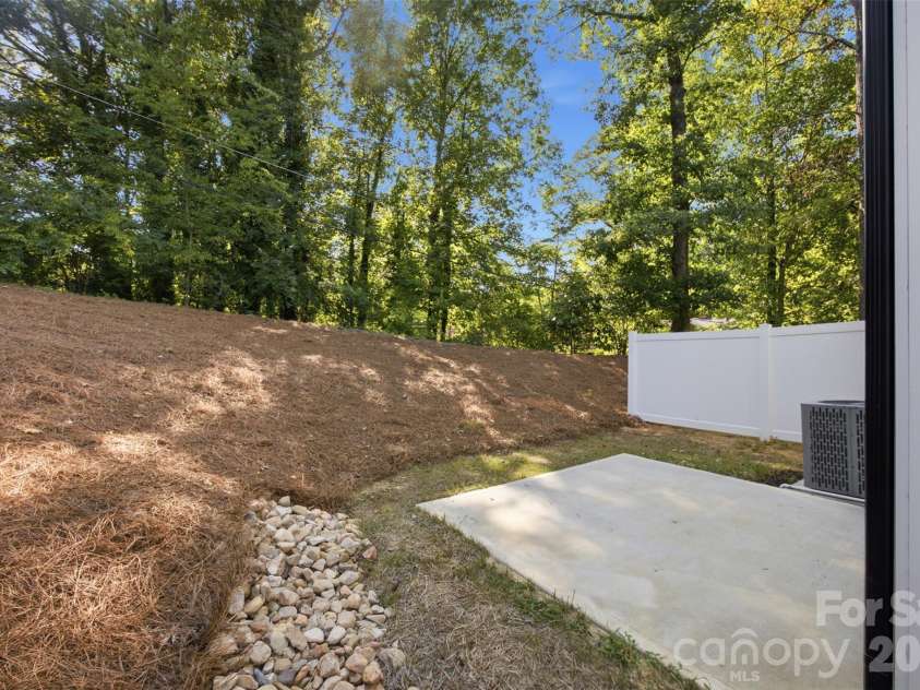603 Coulwood Drive, Charlotte, NC 28214.  MLS# CAR4432309, YatesRealty ID 55346. 