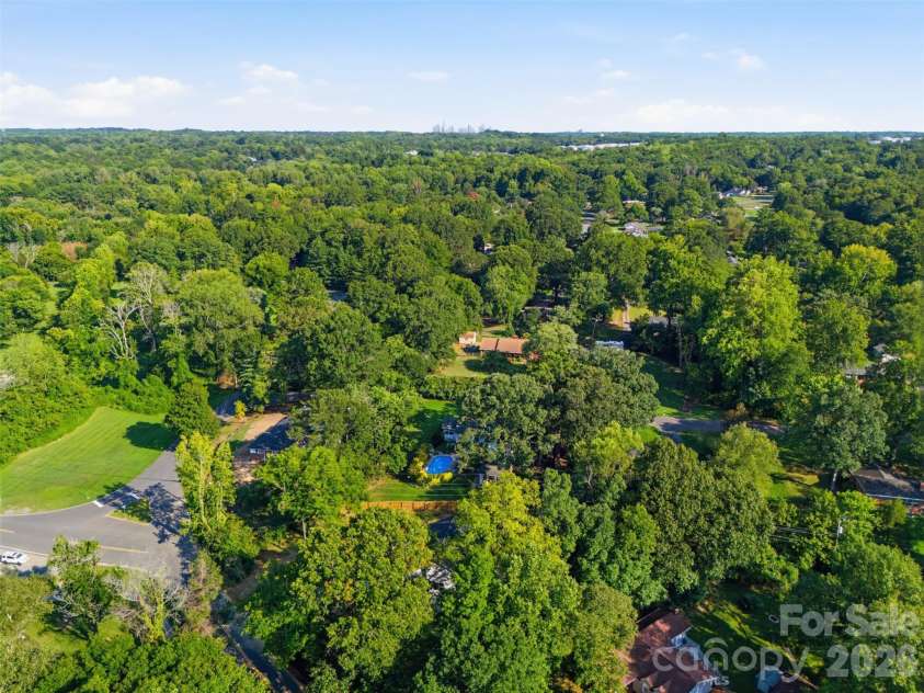 603 Coulwood Drive, Charlotte, NC 28214.  MLS# CAR4432309, YatesRealty ID 55346. 