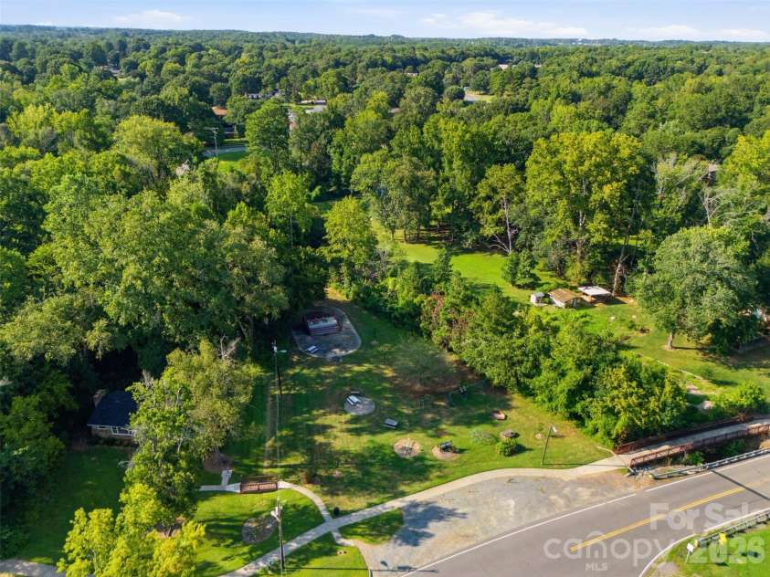 603 Coulwood Drive, Charlotte, NC 28214.  MLS# CAR4432309, YatesRealty ID 55346. 