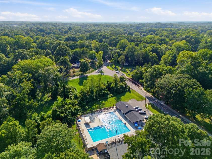 603 Coulwood Drive, Charlotte, NC 28214.  MLS# CAR4432309, YatesRealty ID 55346. 