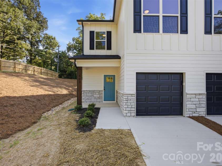 603 Coulwood Drive, Charlotte, NC 28214.  MLS# CAR4432309, YatesRealty ID 55346. 