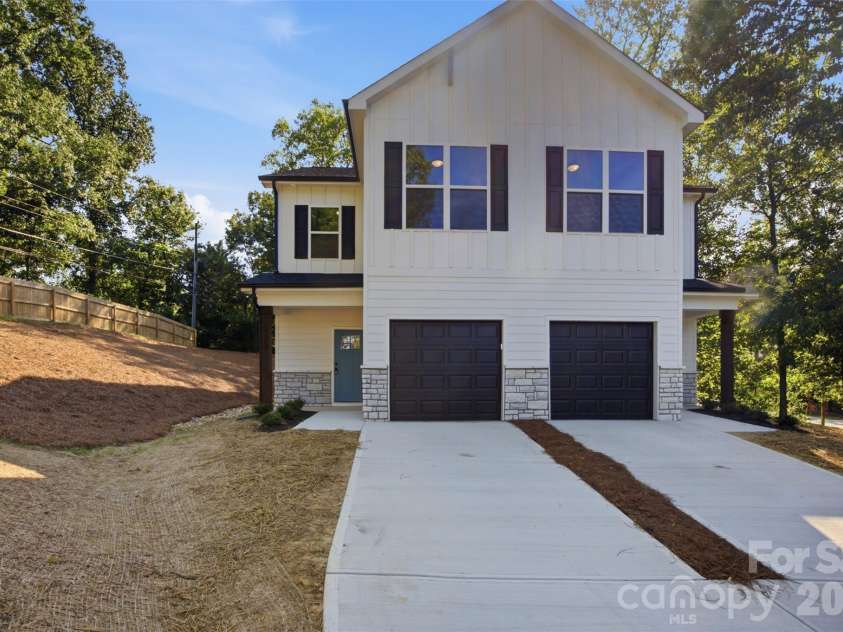 603 Coulwood Drive, Charlotte, NC 28214.  MLS# CAR4432309, YatesRealty ID 55346. 