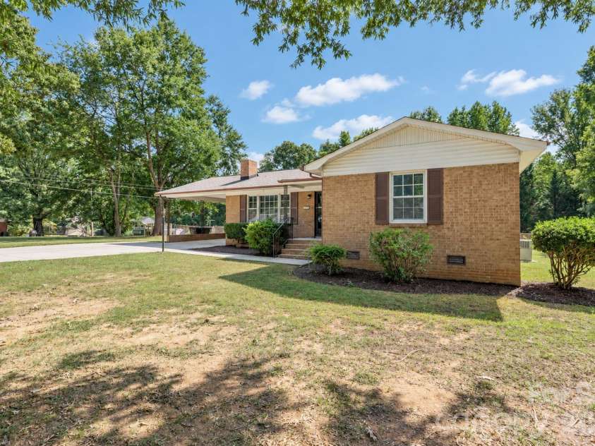 2530 Arnold Drive, Monroe, NC 28110.  MLS# CAR4432461, YatesRealty ID 55347. 