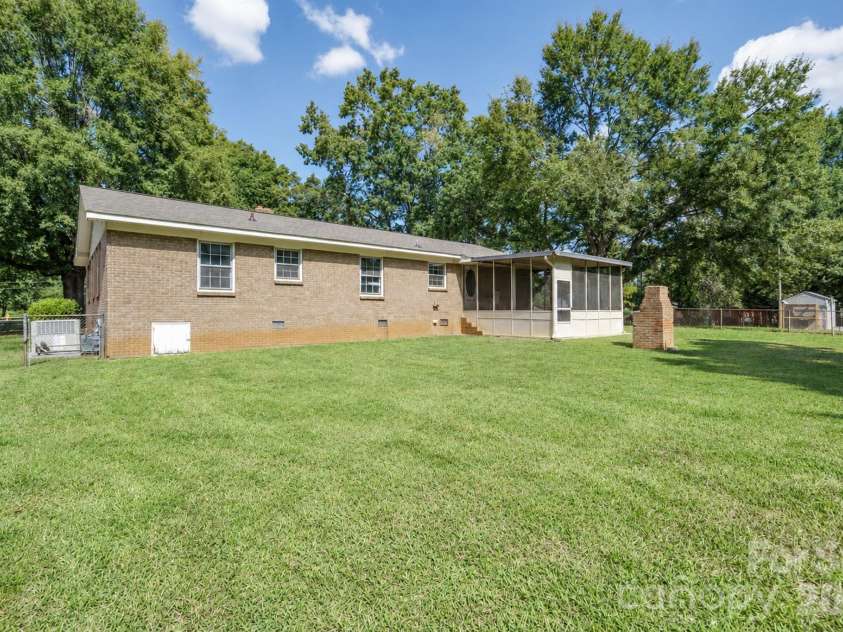 2530 Arnold Drive, Monroe, NC 28110.  MLS# CAR4432461, YatesRealty ID 55347. 