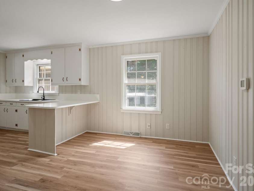 2530 Arnold Drive, Monroe, NC 28110.  MLS# CAR4432461, YatesRealty ID 55347. Eat-in kitchen with breakfast nook