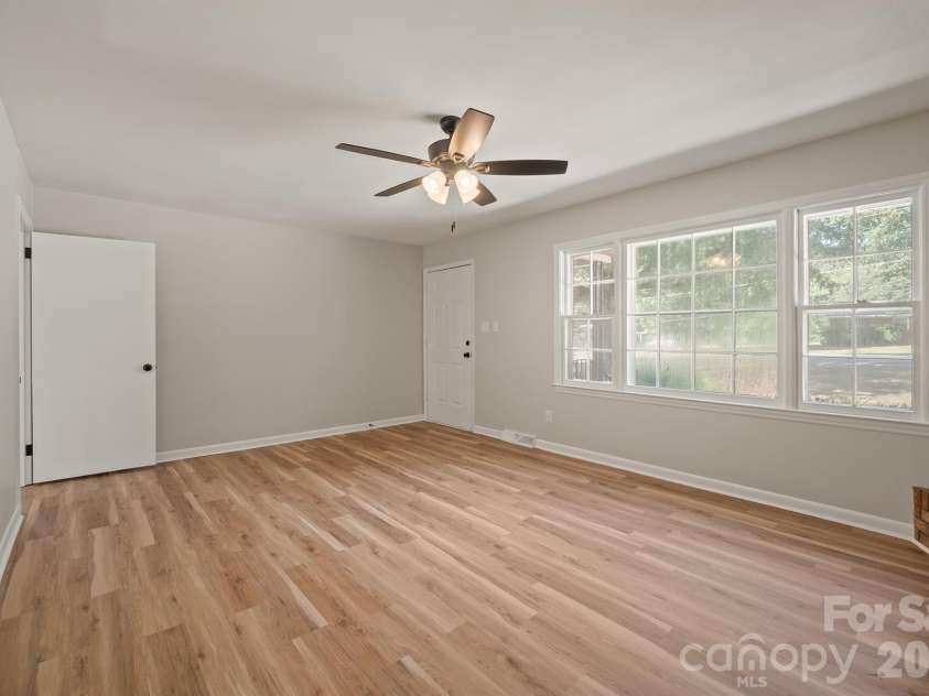 2530 Arnold Drive, Monroe, NC 28110.  MLS# CAR4432461, YatesRealty ID 55347. Living room