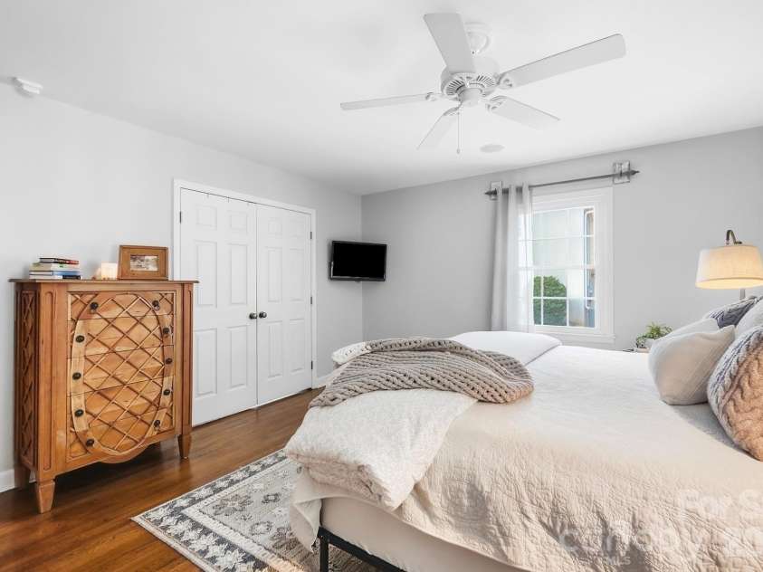 4315 Emory Lane, Charlotte, NC 28211.  MLS# CAR4432596, YatesRealty ID 55348. 